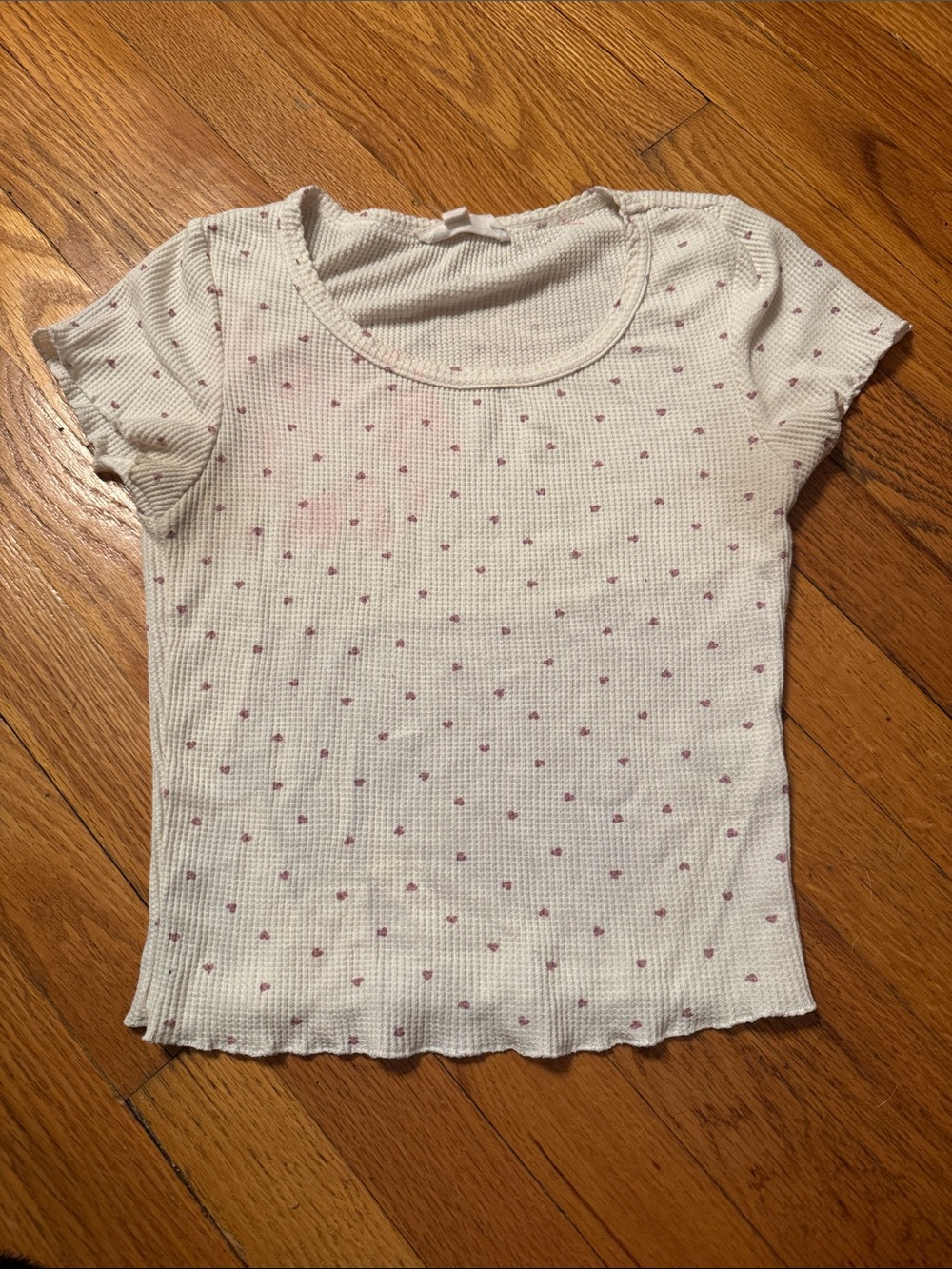 Women’s Cropped White Short Sleeve Tee with Pink Heart Dot Print